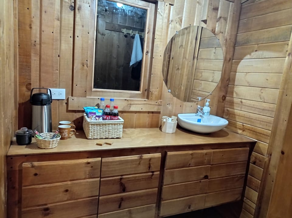 Comfort Cabin, Hill View | Bathroom