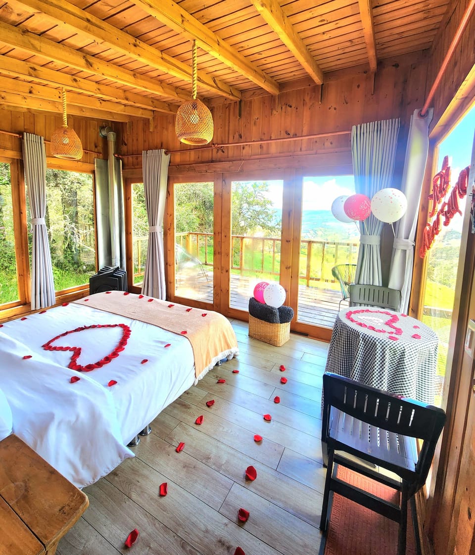 Comfort Cabin, Hill View
