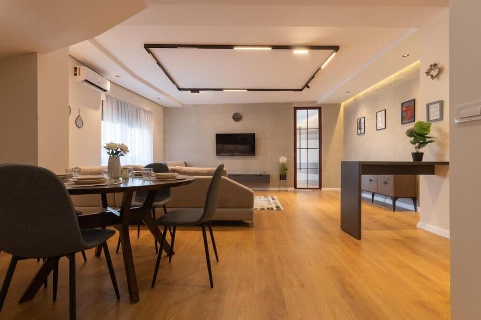 Premium Penthouse, City View | Dining