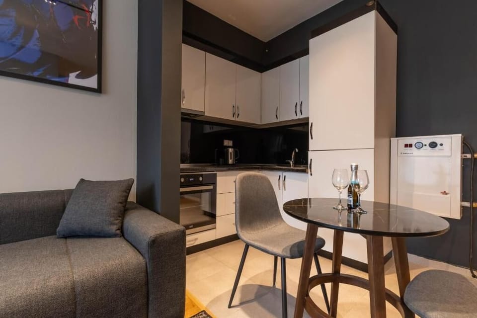 Luxury Apartment, City View | Interior