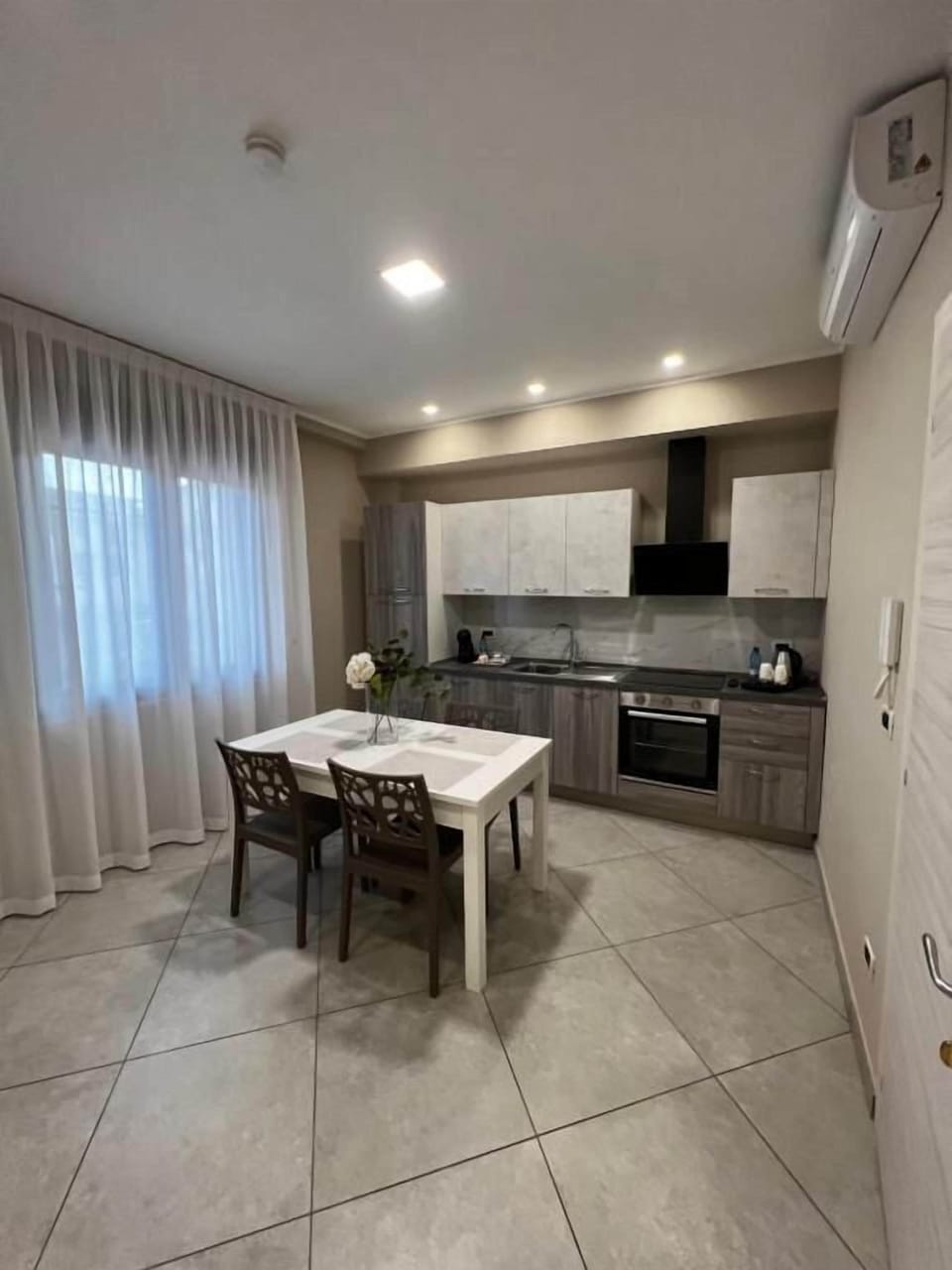 Deluxe Apartment, 1 Bedroom, Non Smoking, City View | Private kitchen | Oven, stovetop, dishwasher, espresso maker