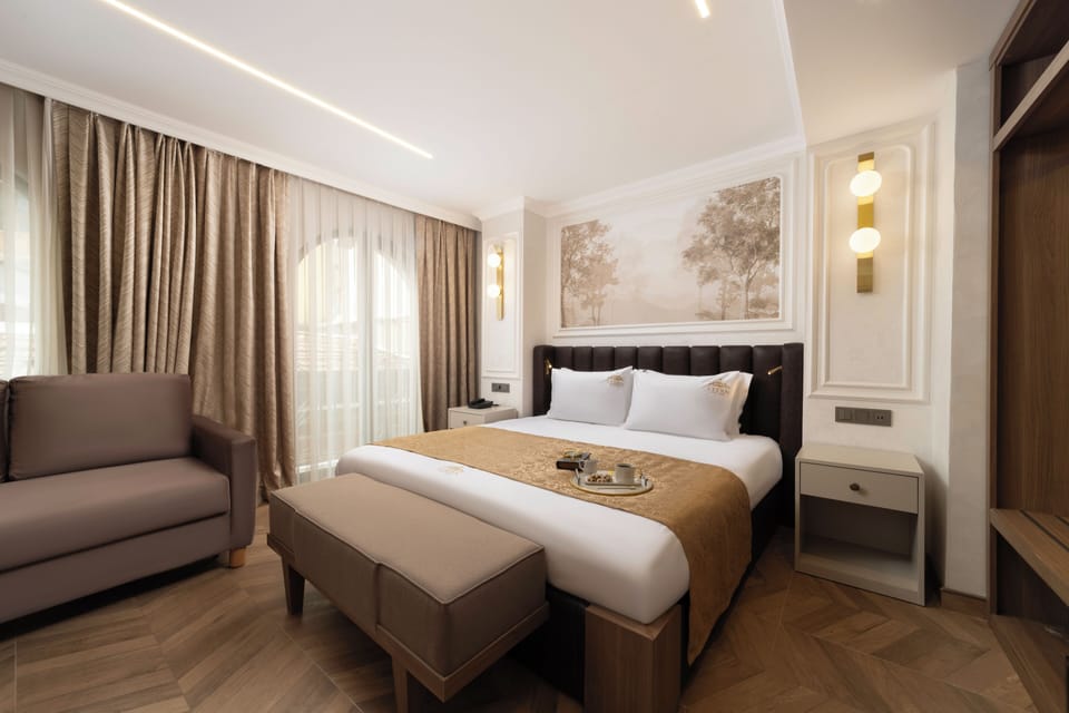 Deluxe Double Room, 1 Bedroom, Non Smoking, City View | Free WiFi