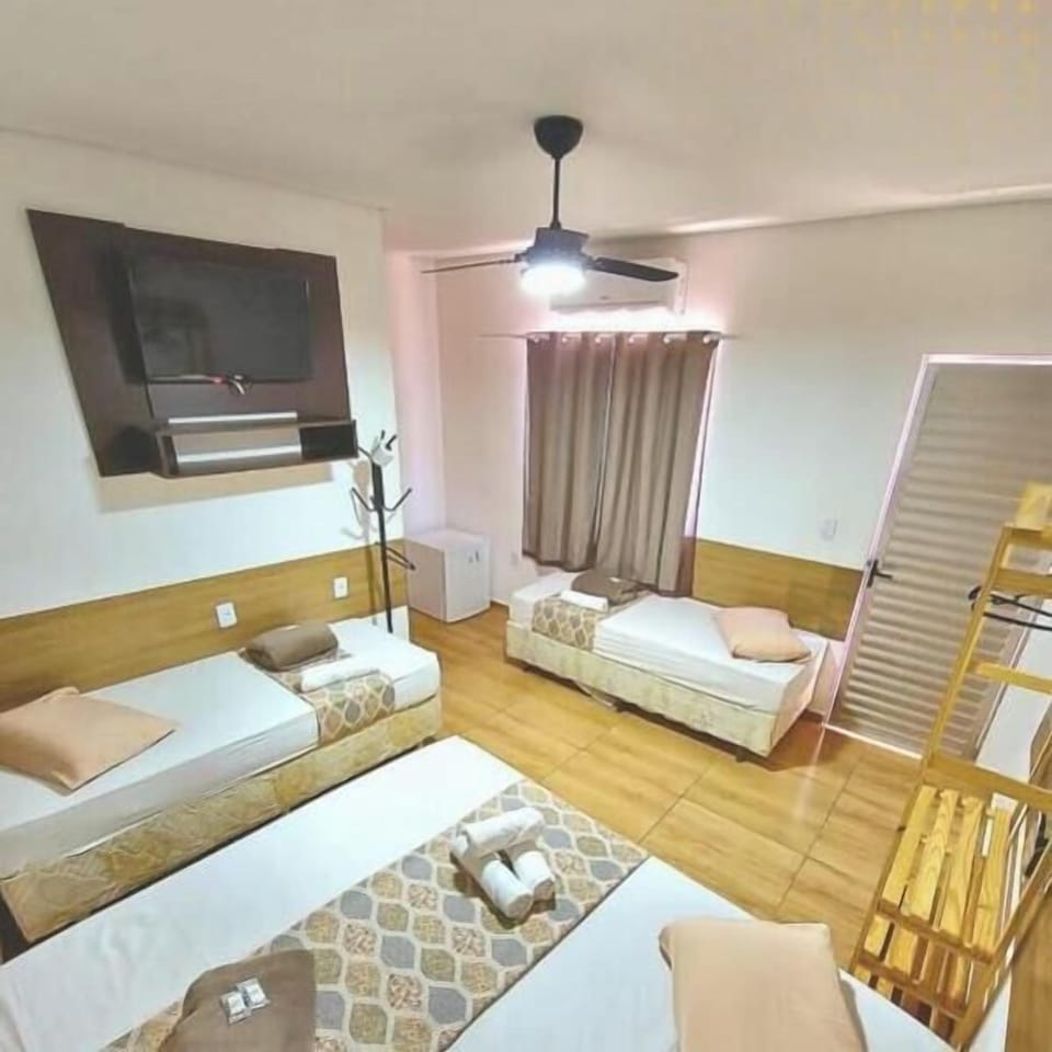 Minibar, WiFi (free)