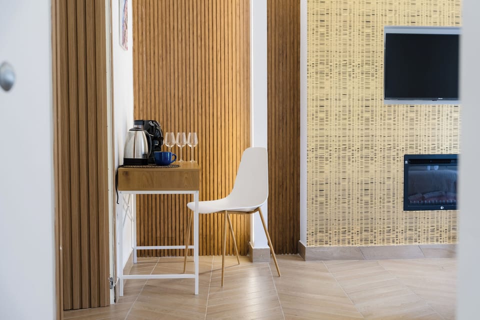 Deluxe Quadruple Room, Balcony, Hill View | Interior
