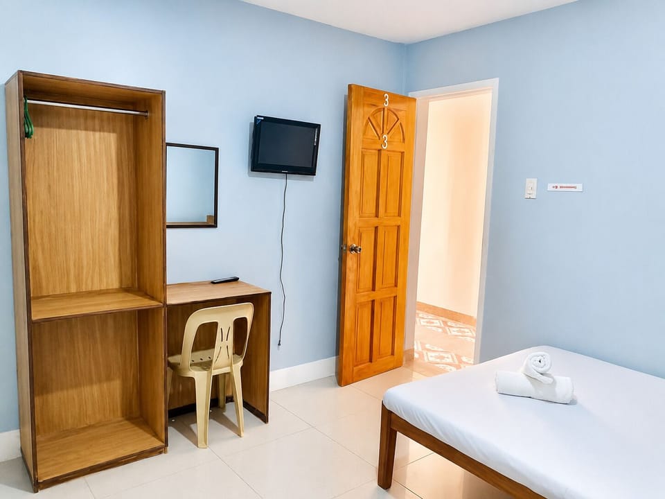 Standard Double Room | Rollaway beds, bed sheets