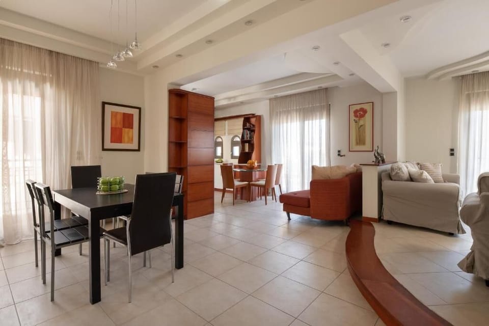House, 3 Bedrooms, Sea View | Dining