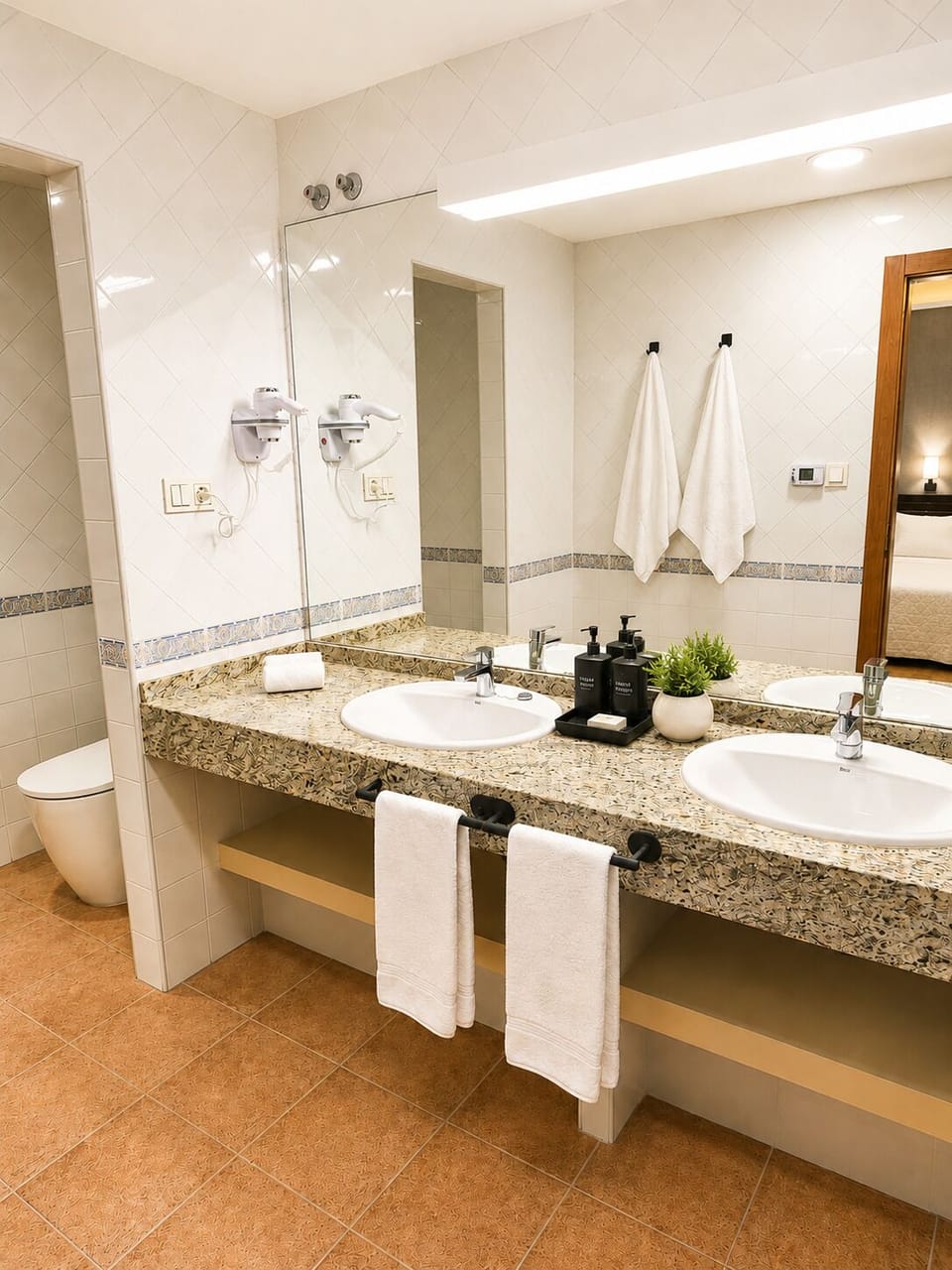 Junior Suite | Bathroom | Soap, toilet paper