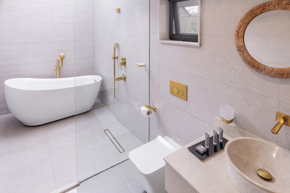 Superior Bungalow, Balcony, Garden View | Bathroom