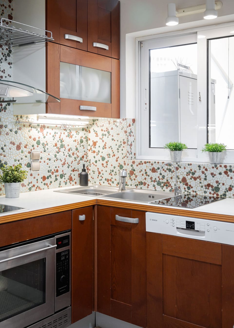 Deluxe Apartment, Garden View | Private kitchen | Full-size fridge, microwave, oven, stovetop
