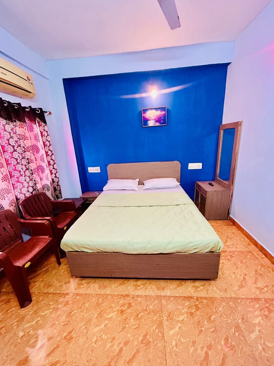 Deluxe Double Room, City View | Desk, free WiFi