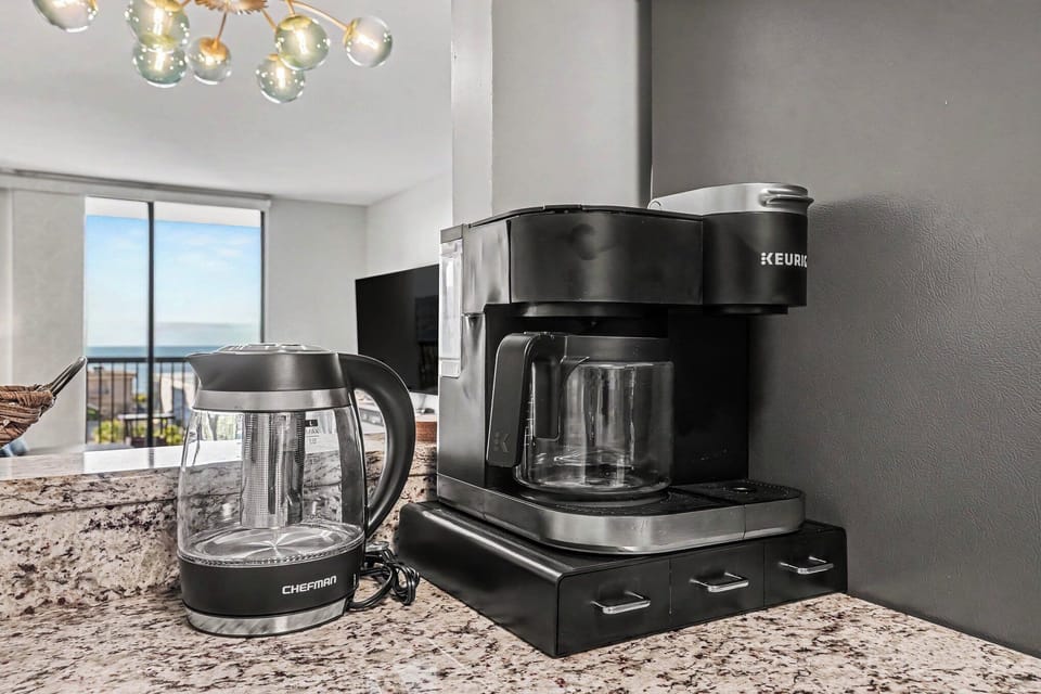 Drip and Keurig! Morning coffee with an ocean view ☕ Fresh brew while watching the waves. The perfect way to start every beach day.