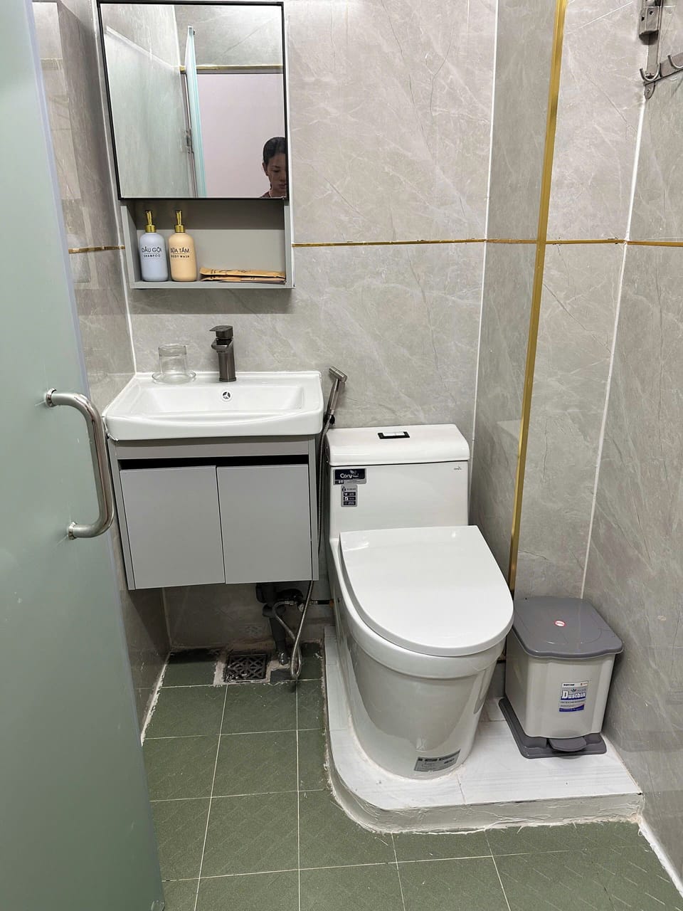 Deluxe Double Room Single Use | Bathroom | Shower, hair dryer, towels, soap