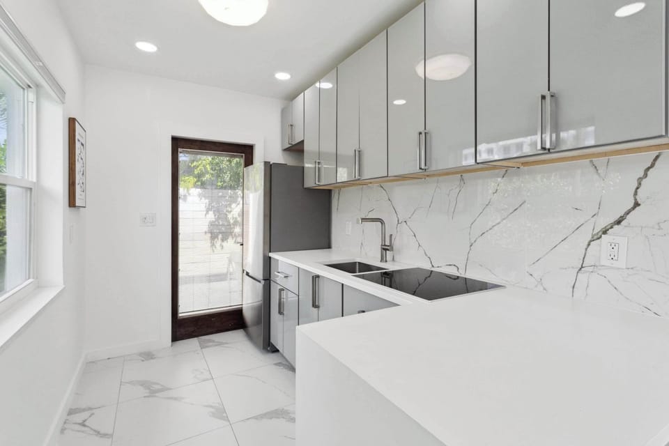 House, Multiple Beds, Patio, Garden View (Marina Row 1) | Private kitchen