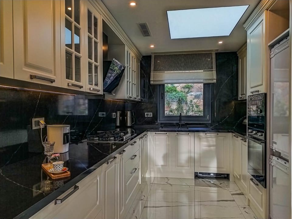 Deluxe Villa, Patio, Sea View | Private kitchen