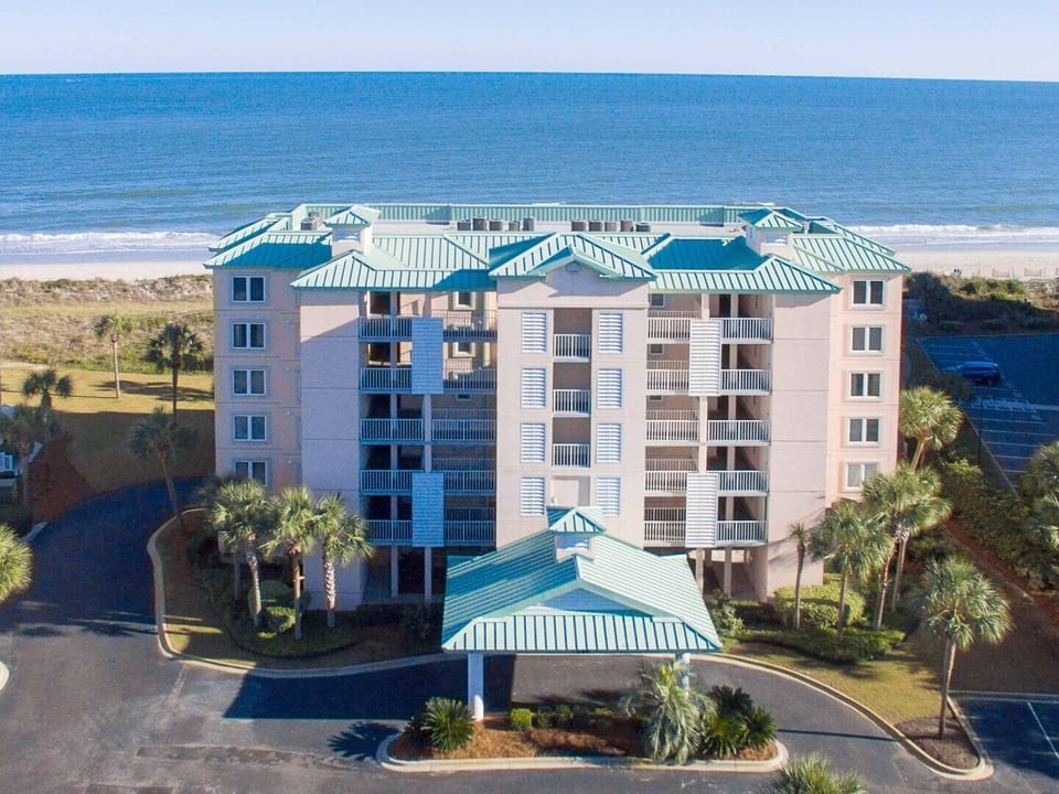 Hamilton - Oceanfront Litchfield by the Sea