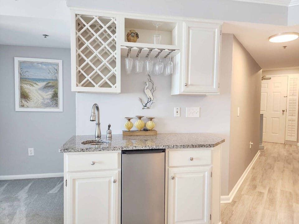 Wet Bar with Ice Maker