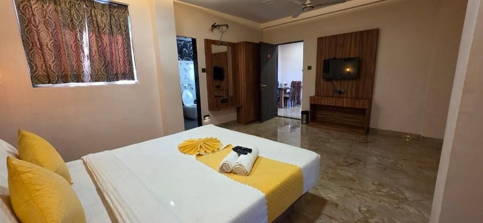 Deluxe Double Room, Patio, Mountain View | Free WiFi