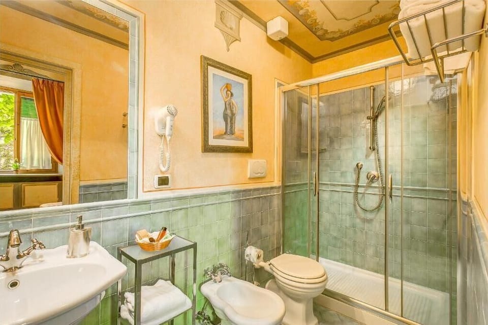 Slippers, bidet