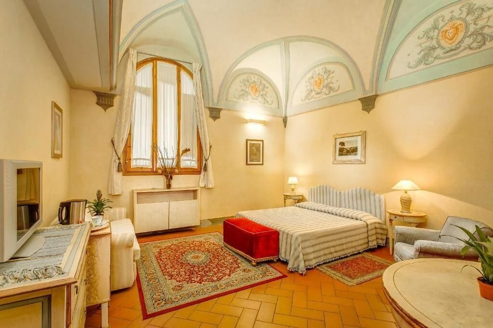 Deluxe Double Room | In-room safe, soundproofing, iron/ironing board, free WiFi