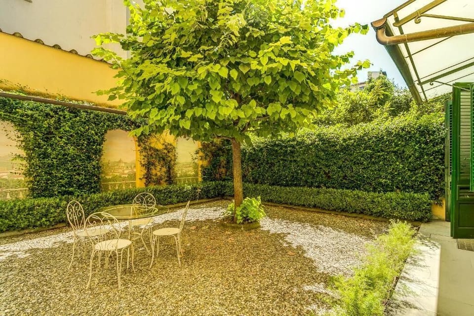 Suite, Garden View | Outdoor dining