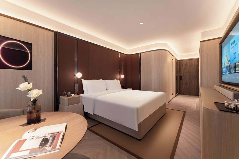 Business Double Room, Non Smoking, City View | Minibar (free items), desk, laptop workspace, blackout drapes
