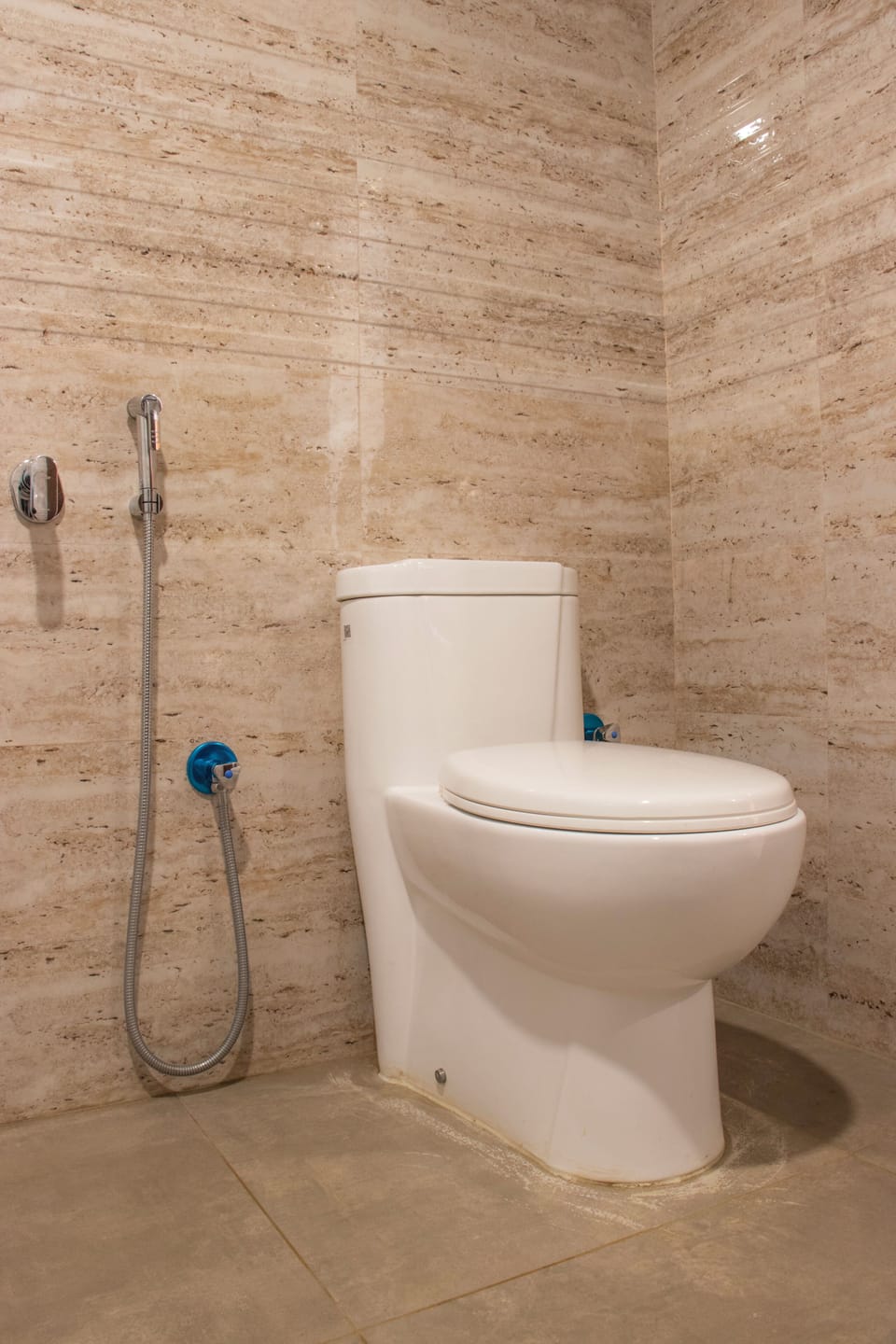 Deluxe Double or Twin Room, City View | Bathroom | Shower, free toiletries, hair dryer, towels