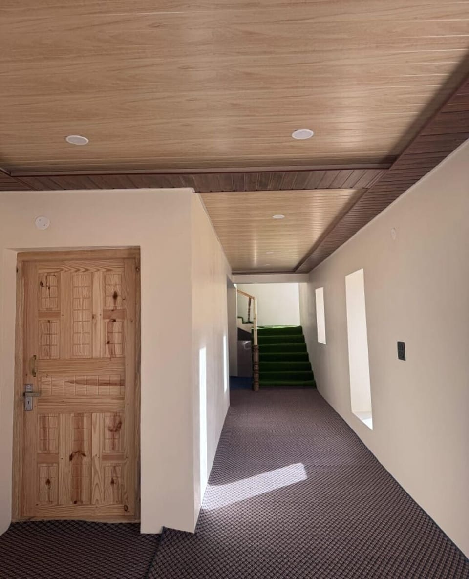 Deluxe Double Room, Lake View | Interior