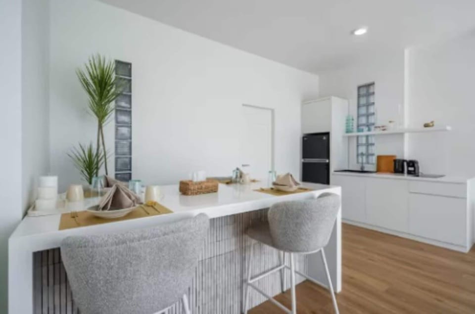 Villa, Lanai | Private kitchen | Electric kettle