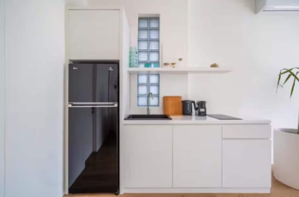 Villa, Lanai | Private kitchen | Electric kettle