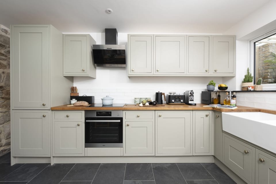 Cooking facilities with toaster, coffee machine, microwave  - Fernbank