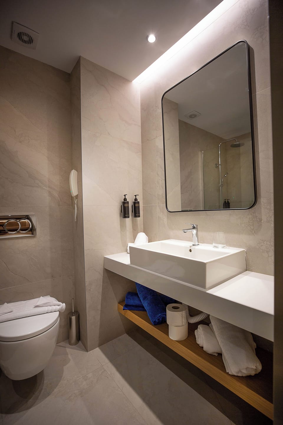 Standard Double Room, Balcony | Bathroom | Slippers