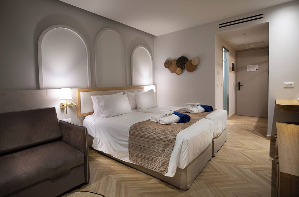 Standard Double Room, Balcony | In-room safe, WiFi (free)
