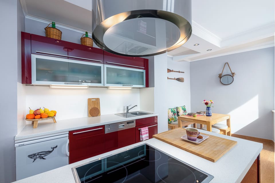 Apartment, Balcony, Sea View | Private kitchen | Coffee/tea maker, electric kettle