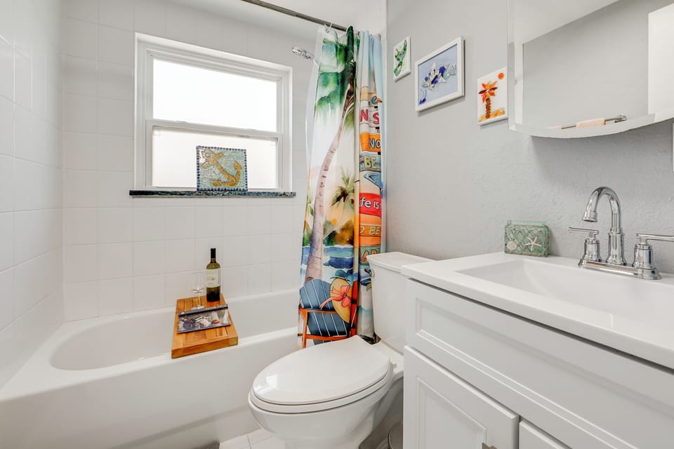 Canal-front Oasis in Hudson: Patio + Private Dock! Cottage in Hudson