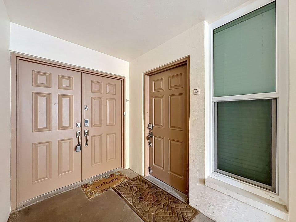 Welcome to Madeira Vista 406!