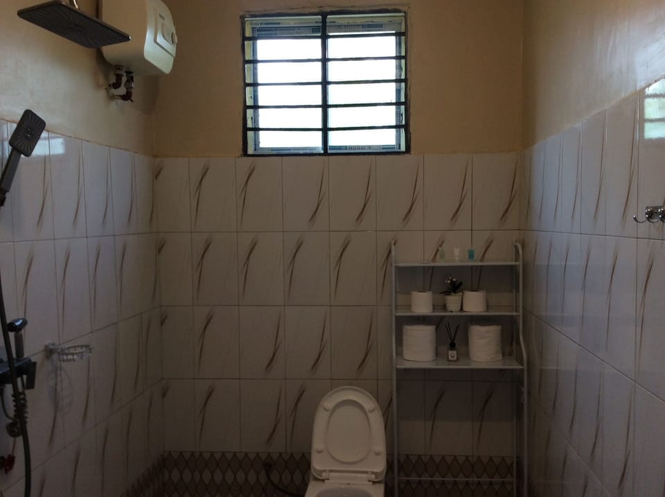 Comfort Double Room Single Use, Balcony | Bathroom