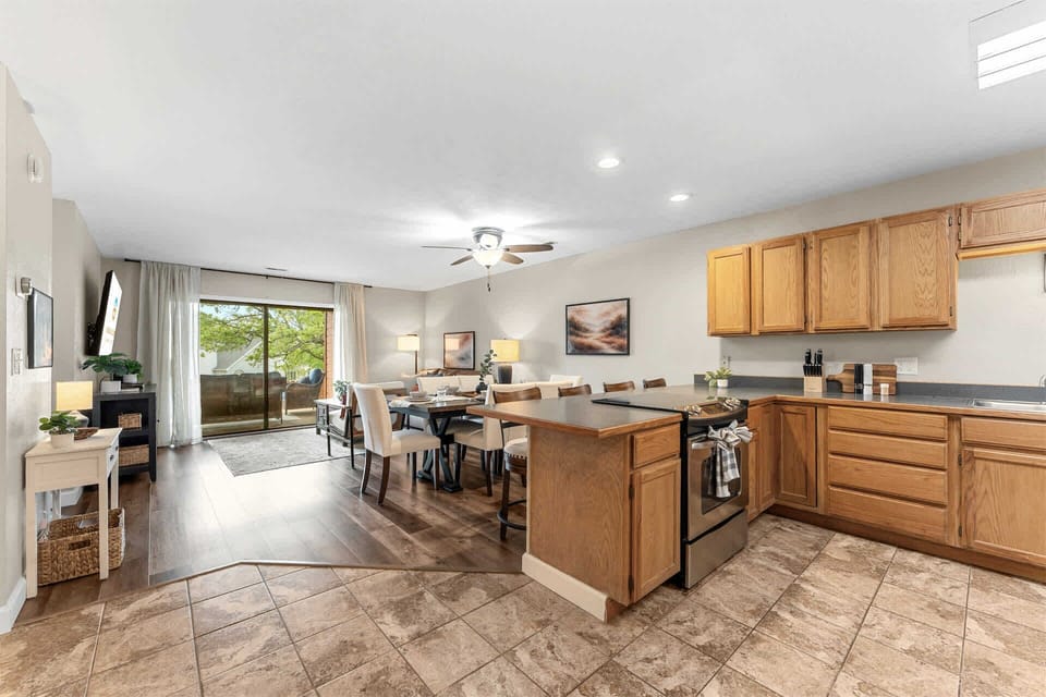 Condo, Multiple Beds, Patio, Garden View (193 Avondale Dr 90-2) | Interior
