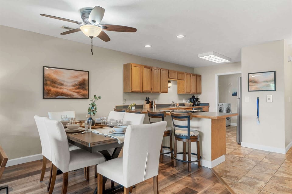 Condo, Multiple Beds, Patio, Garden View (193 Avondale Dr 90-2) | Dining
