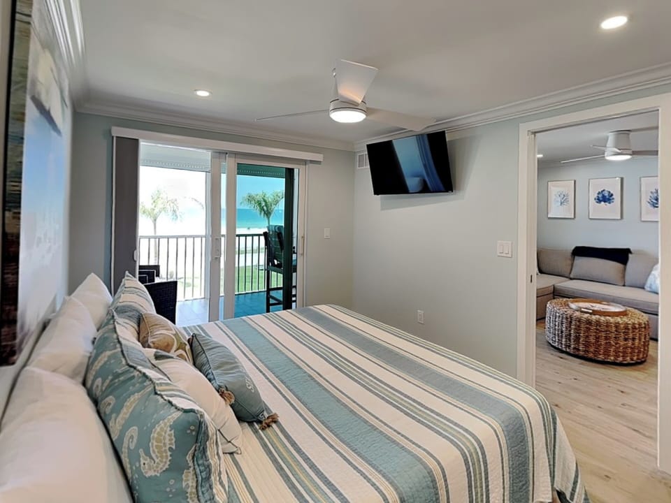 Primary Bedroom - King Bed + Smart TV