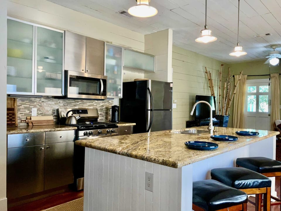 House, Multiple Beds, Patio, Garden View (Verdant Red Door Ret) | Private kitchen