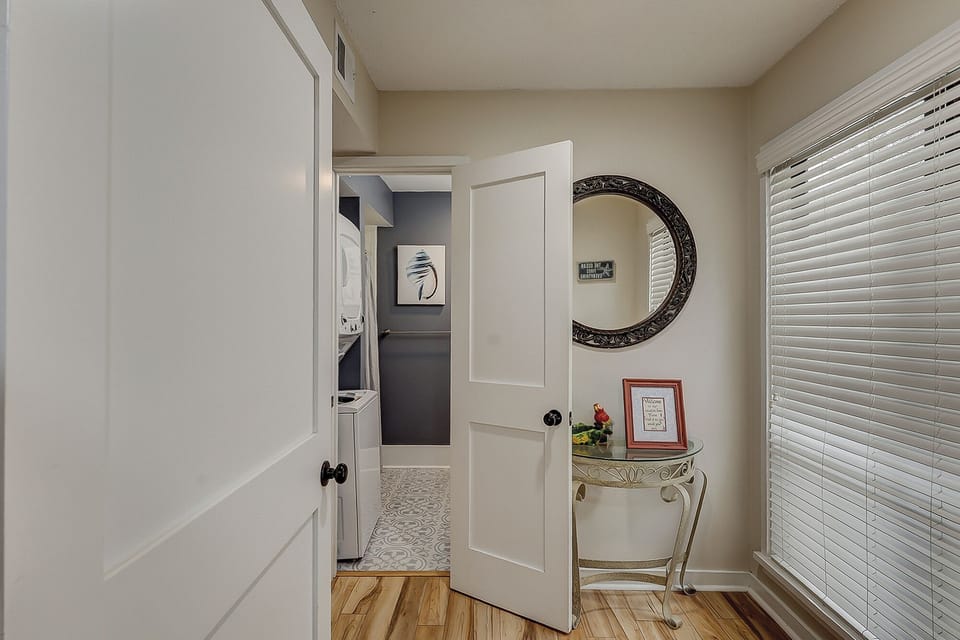 Entry to Living Area