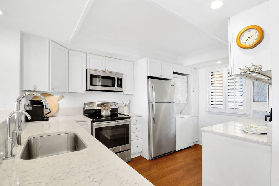4501 Island Club | Spacious fully stocked kitchen with ocean vie - 4501 Island Club | Spacious fully stocked kitchen with ocean views