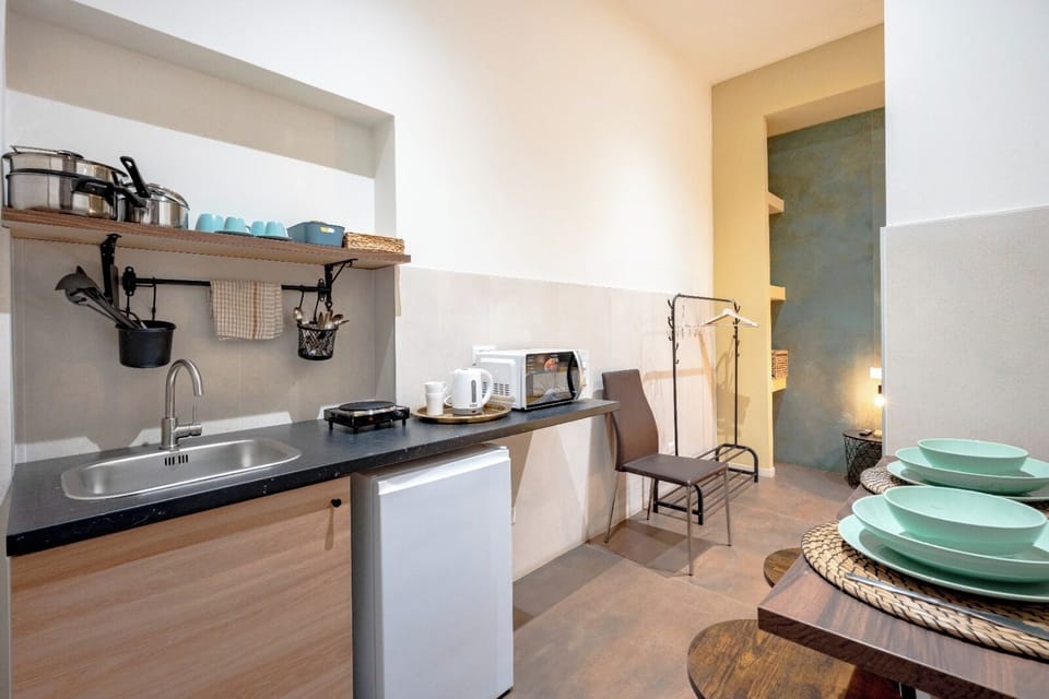 Comfort Double or Twin Room | Private kitchen | Espresso maker, electric kettle