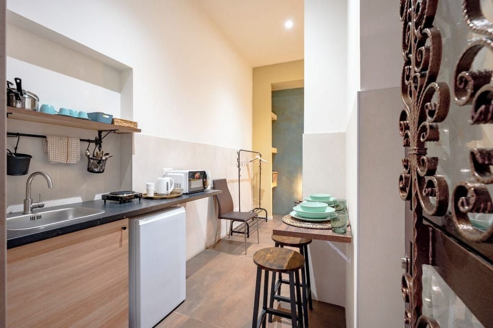 Comfort Double or Twin Room | Private kitchen | Espresso maker, electric kettle
