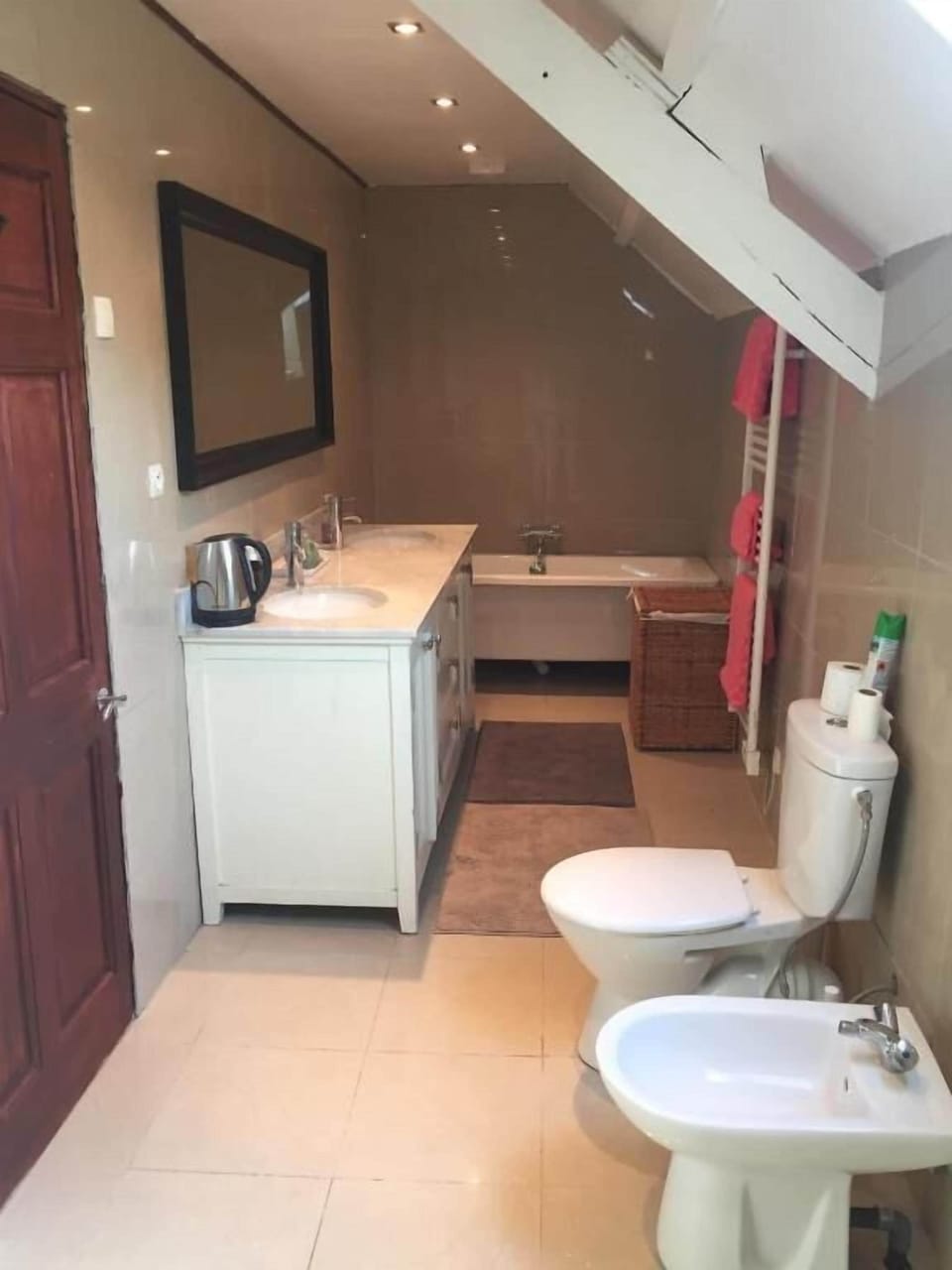 Deluxe Double Room, Garden View | Bathroom | Hair dryer, bathrobes, slippers, bidet