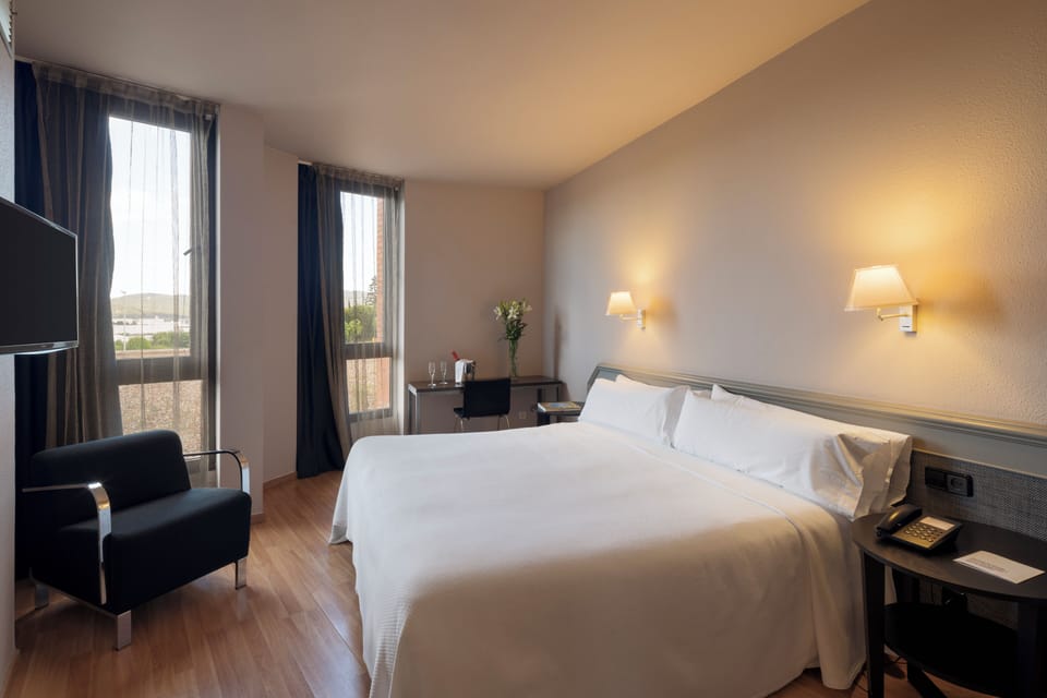 Superior Double Room | Minibar, in-room safe, desk, soundproofing
