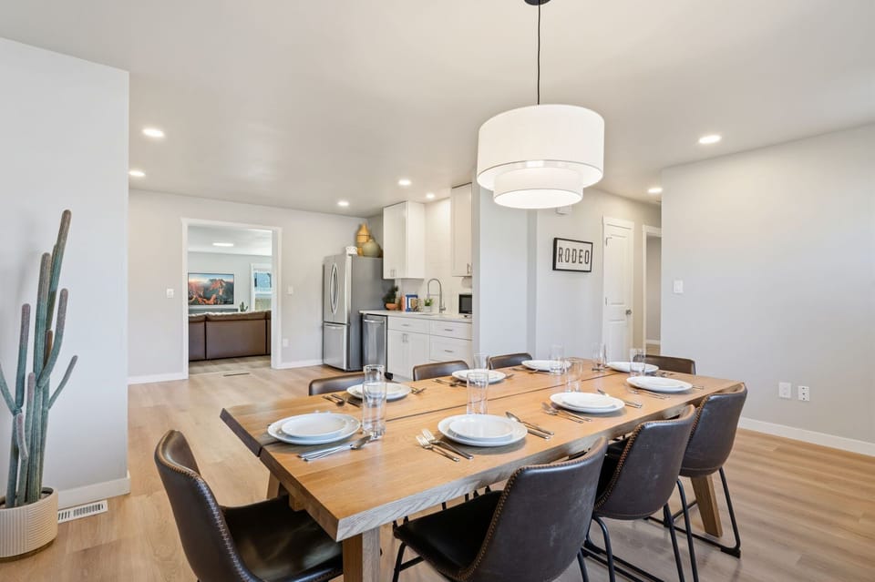 House, Multiple Beds, Patio, Garden View | Dining