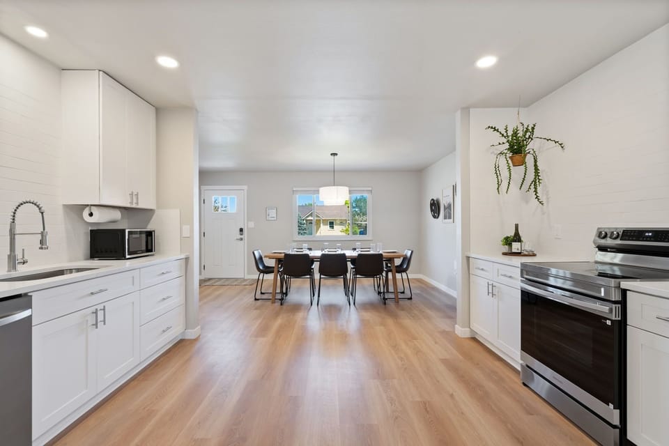 House, Multiple Beds, Patio, Garden View | Private kitchen | Coffee/tea maker