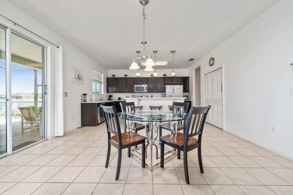 Living area integrated with kitchen