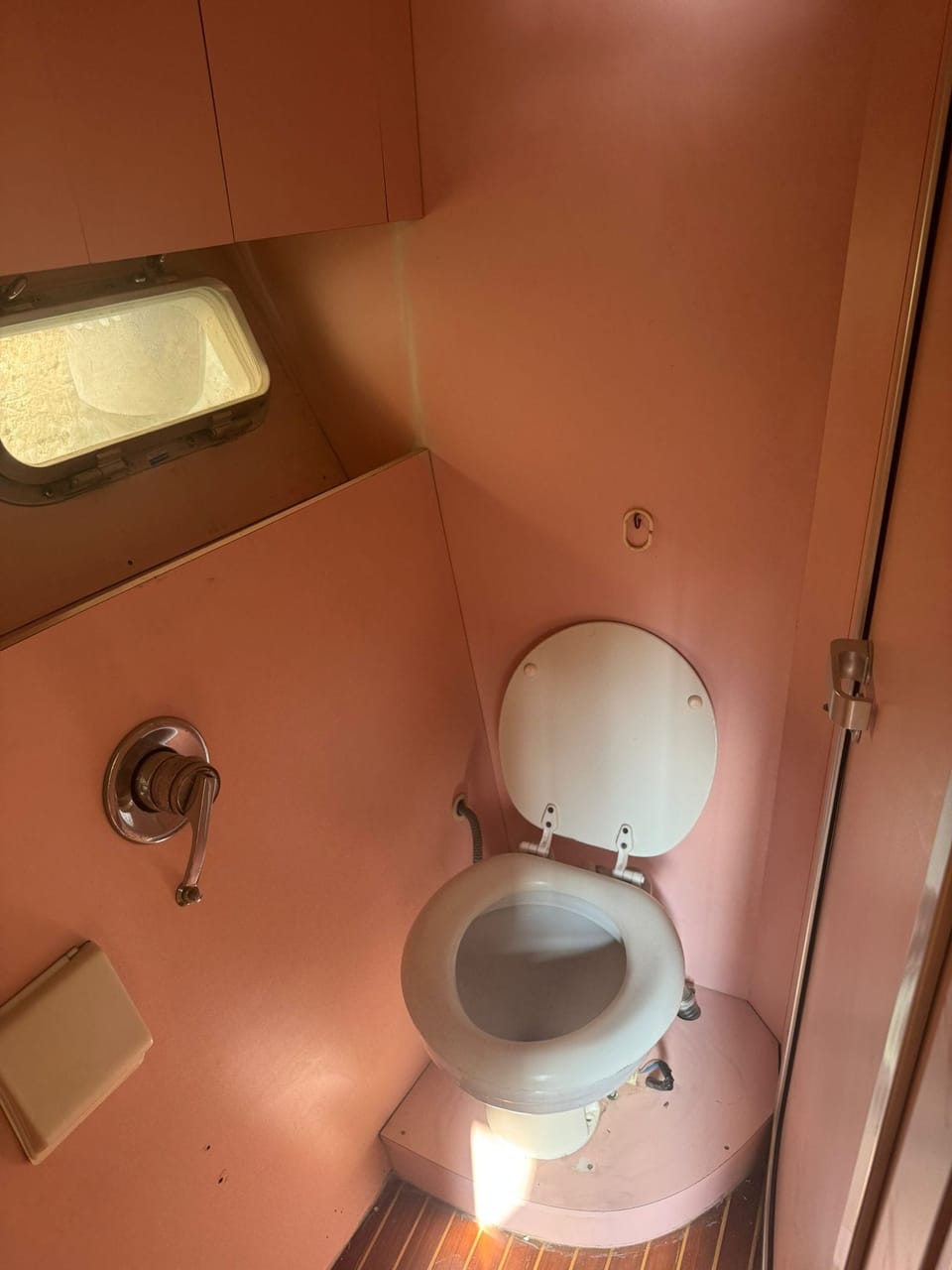 Classic Cabin, Sea View | Bathroom